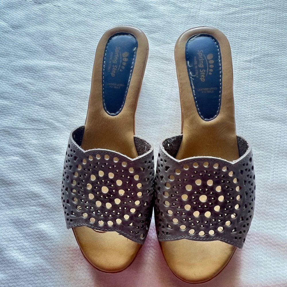 Spring Step Gray Platform Wedges - Picture 6 of 12